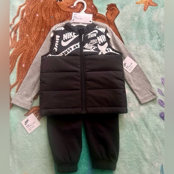 Nike toddler boy 3 piece set (2T) NWT  *PRICE IS FIRM* - Picture 1 of 4